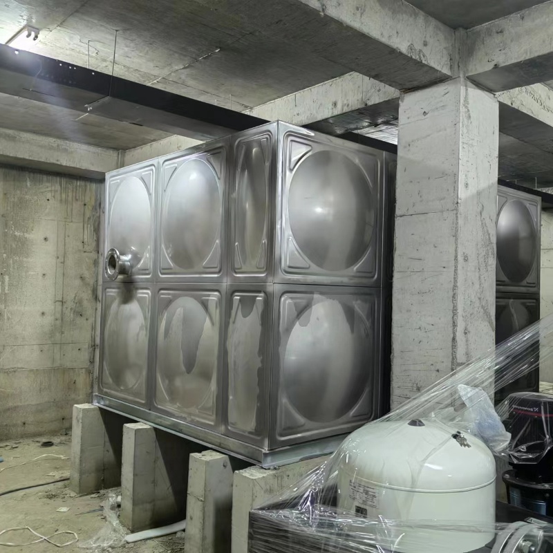 廊坊市榮盛首府項目不銹鋼給水水箱安裝完成